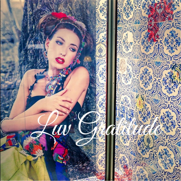 Meet your posher Jamie Lawrence - Picture 2 of 12